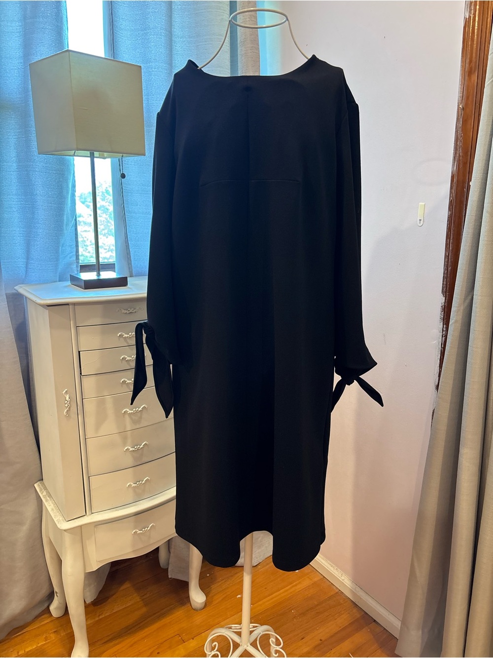 Studio Black Tie-Sleeve Shift Dress